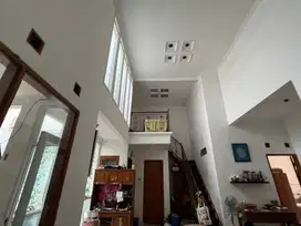 Jual Cepat, Hunian Nyaman Berlokasi Diarea Taman Kopo Indah, Bandung