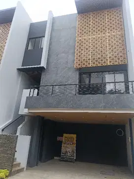 DIJUAL CEPAT MURAH RUMAH MEWAH TOWN HOUSE DI PERMATA HIJAU