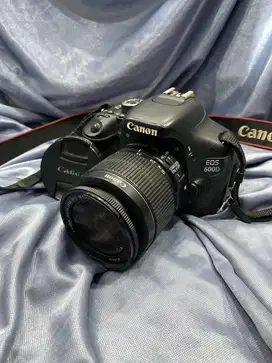 KAMERA CANON EOS 600D