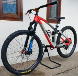 Sepedah thrill ferven elite 140 uk 27.5 size m rakitan