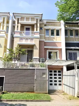 Rumah Town House Emerald PIK 3lt 8x14 116m type 4KT Jakarta Utara