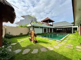 Villa big garden taman sari kerobokan