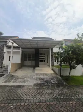 Rumah Citraland Utama 2 Lantai Ada Pool only 2m-an Siap Huni