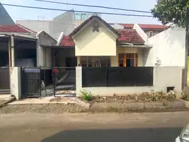 Disewakan Rumah Strategis Taman Pulogebang Cakung Jakarta Timur