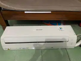 DIJUAL AC SHARP 1/2 PK