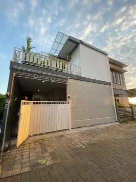 Jual rumah 2 lantai area bukit lestari jimbaran