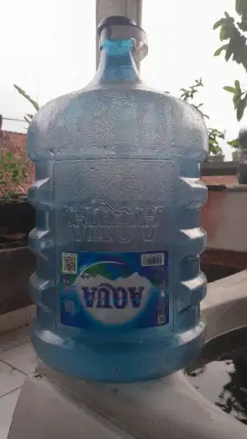 Galon Aqua kosong