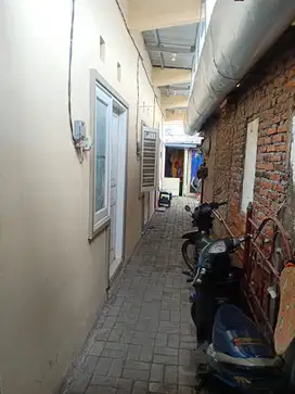 BUTUH CEPAT LAKU DIJUAL KOST-2an (6 pintu)