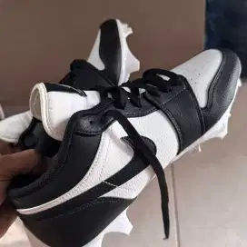 Nike Jordan Low football
