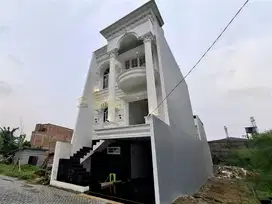 Rumah Mewah American Classic Dekat Stasiun Lenteng Agung