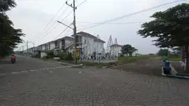 Perum Spring Residence AH 4 No 18 Kel Kalipecabean Kec Candi Sidoarjo