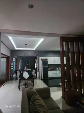 WTS / Dijual Rumah Super Strategis di Greenwoods Townhouse Bintaro