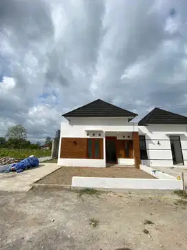 DIJUAL RUMAH SIAP HUNI STRATEGIS DI UTARA STASIUN PRAMBANAN