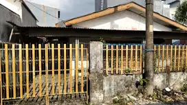 Dijual Rumah Tua, sekitar Jalan Veteran, Maccini, Makassar