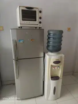 Dijual kulkas dan 2 item lain