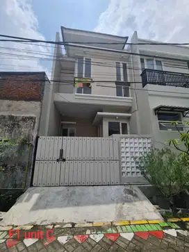 Rumah Baru Rungkut Menanggal Harapan, Surabaya