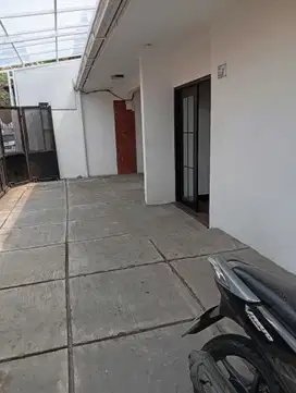 Rumah untuk Kantor Mampang Prapatan Lt, 250 m/Lb, 200m , harag 135 jt