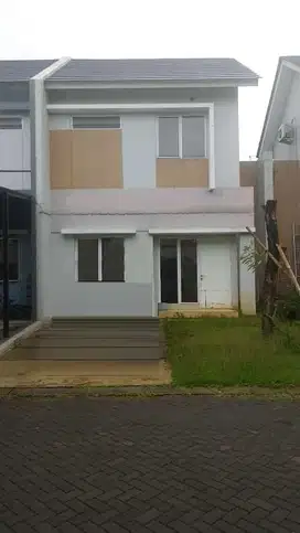 Rumah 2 Lantai siap huni di Serpong Lagoon Tangerang selatan