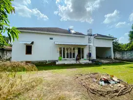 RUMAH TANAH LUAS LOKASI STRATEGIS, DEKAT BANDARA ADI SUCIPTO