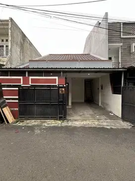 Disewakan Rumah duta raya  1,5 lt unfurnish strategis nyaman siap huni