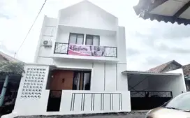 Rumah 2lt semi furnish dekat UII Pusat