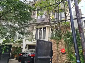 RUMAH MEWAH FULL FURNISHED SIAP HUNI TEBET UTARA