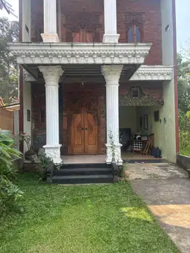 Rumah 2 Lt Artistik di Jl. Jedung Raya, Nongkosawit, Gunungpati