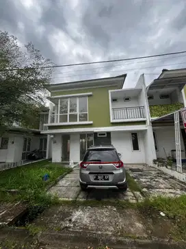 RUMAH 2 LANTAI SIAP HUNI — LINGKUNGAN AMAN & NYAMAN DALAM KOMPLEK