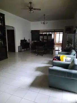 Termurah Rumah Raya Kutisari Selatan dekat kampus petra siwalankerto