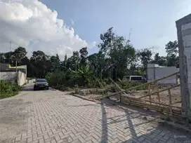 INVESTABLE Tanah Jogja Area Kampus UII 800 Meter Jalan Kaliurang Km 13