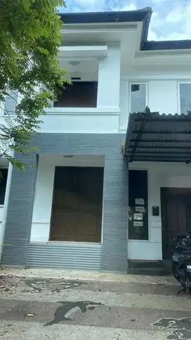 Disewakan rumah bagus semi furnish di water point citra raya