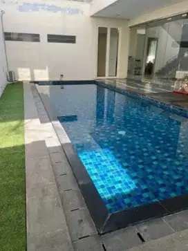 RUMAH GRAHA FAMILI MINIMALIST DENGAN KOLAM RENANG