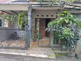 Rumah Vila Dago Pamulang Posisi Hook Semi Furnished