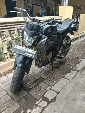Honda CB 150 V4