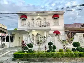 Villa Mewah Cantik di Tasbi terawat dan Komplek Asri di Setia Budi