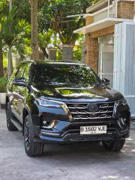 Fortuner VRZ GR 2.8 Matic 2022 odo 14rb ( NA2NK MOTOR )