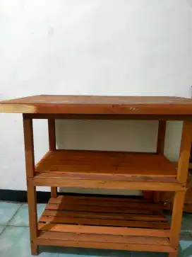 Meja kayu dua tungku