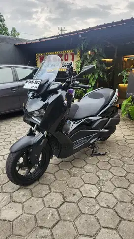 XMAX CONNEDTED KM 7000