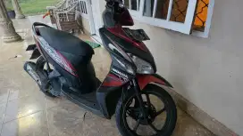 Motor vario merah