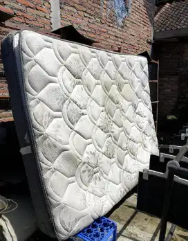 Springbed bekas