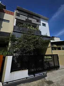Rumah Modern Minimalis 3 Lantai, Lembang, Bandung
