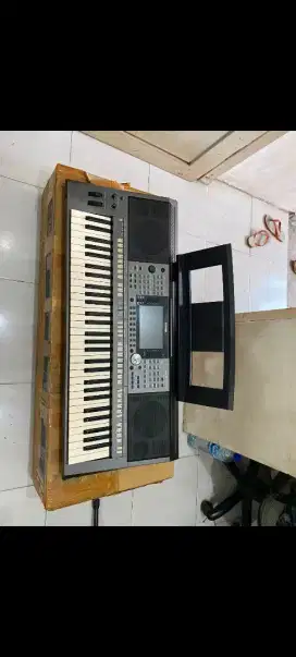 Keyboard yamaha psr s970
