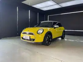 Mini Cooper S 2.0L Turbo Sunny Side Yellow 2024