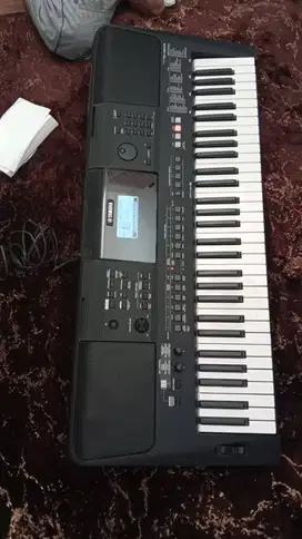 Dijual keyboard merk yamaha PSR 463 di kota Malang