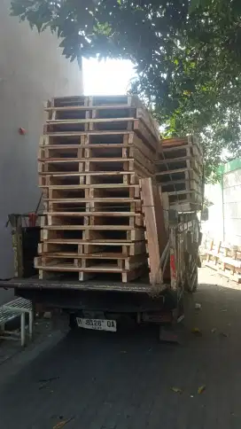 Palet kayu bekas dan custom