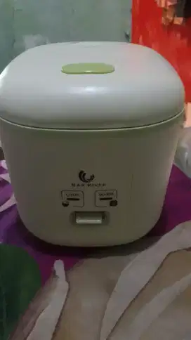 Rice Cooker/Magic Com