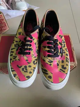 Sepatu Vans Authentic alfa sketch leopard