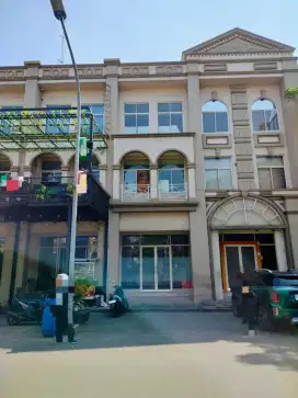 Disewakan Ruko Pinggir Jalan Boulevard Grand Galaxy City Bekasi
