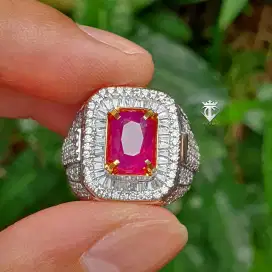 Batu Permata Natural Ruby Tanzania No Heat 3.85 Ct CGL Lab Memo