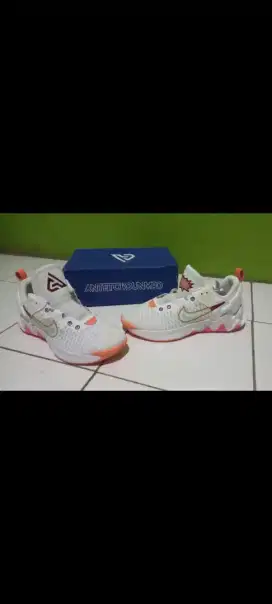Nike Giannis Antetekoumpo